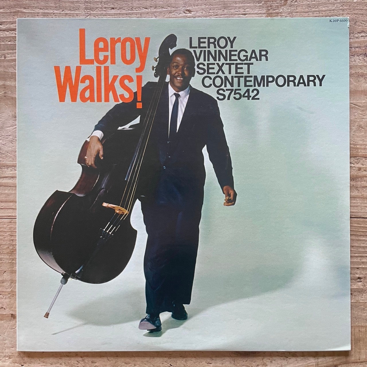 LEROY VINNEGAR SEXTET / LEROY WALKS on Contemporary - Japan King LP NM K20P-6609