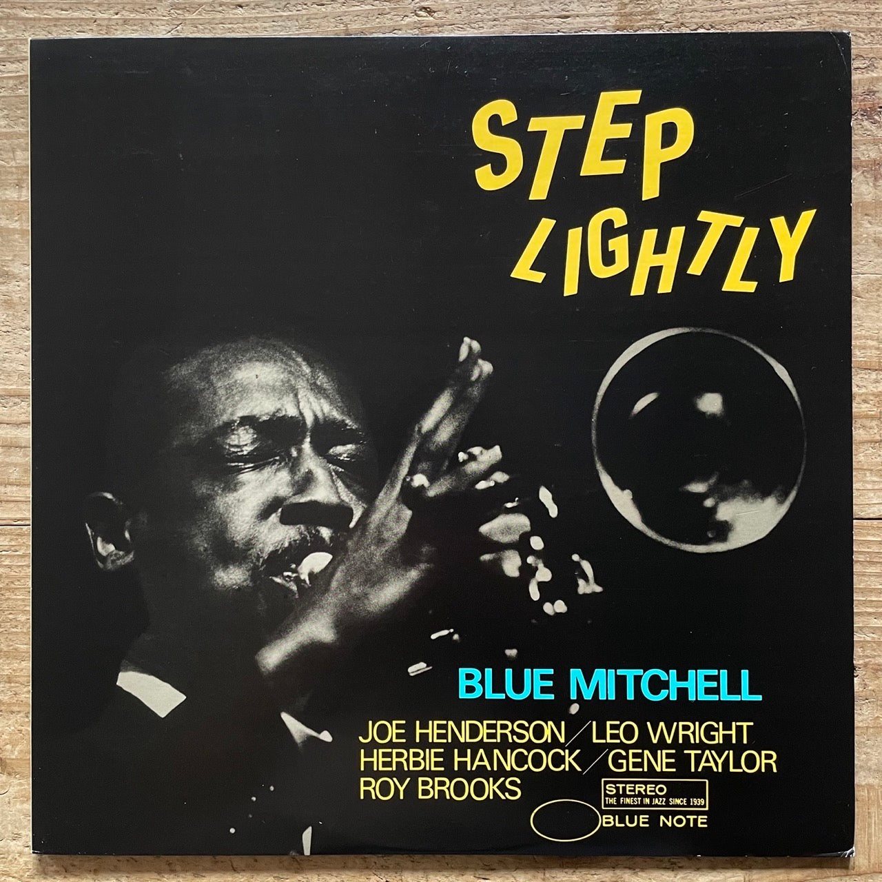 BLUE MITCHELL / STEP LIGHTLY on Blue Note - Japan King Original LP GXK-8182